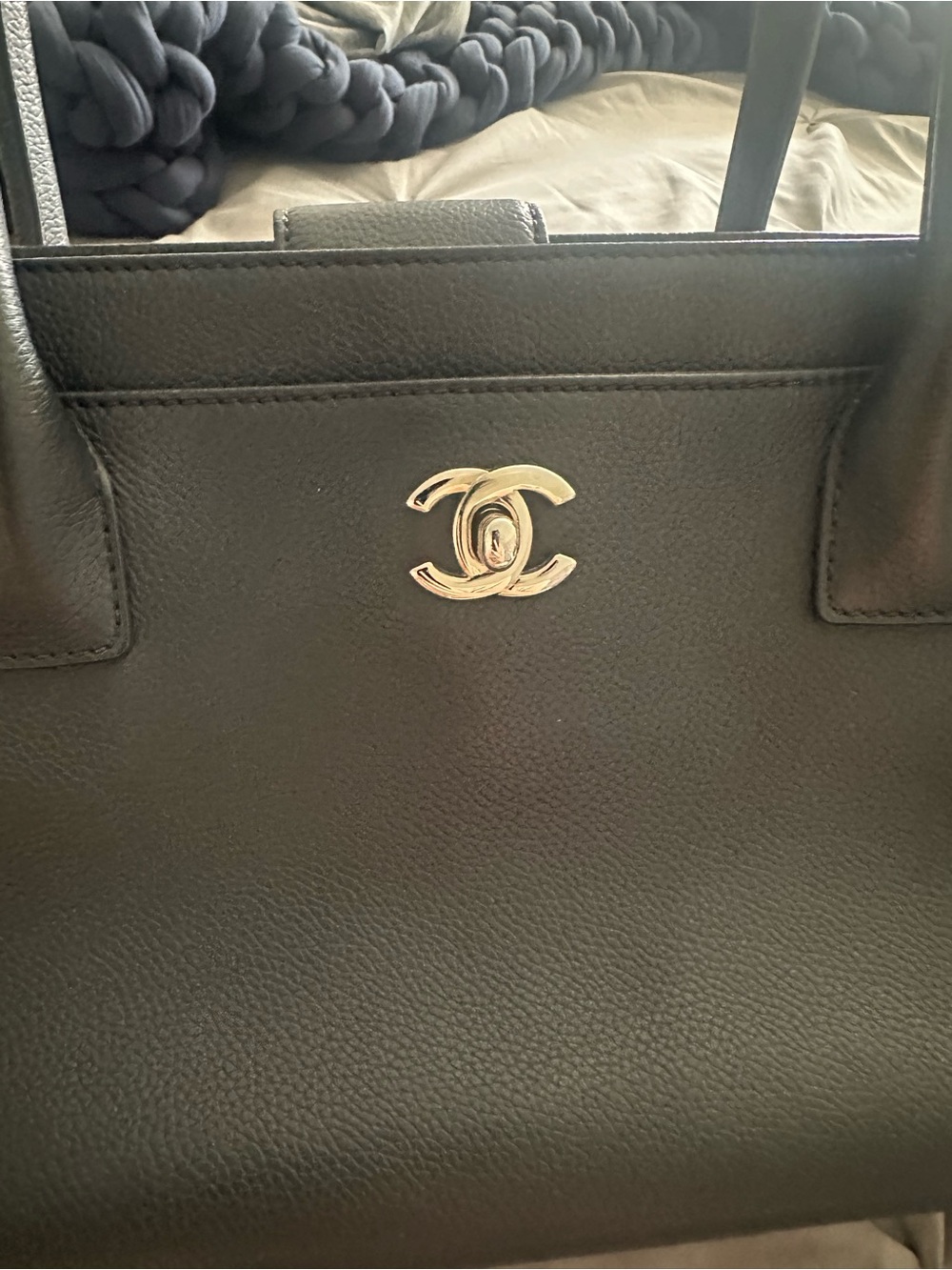 CHANEL executive cerf tote with silver hardware - Picture 2 of 8